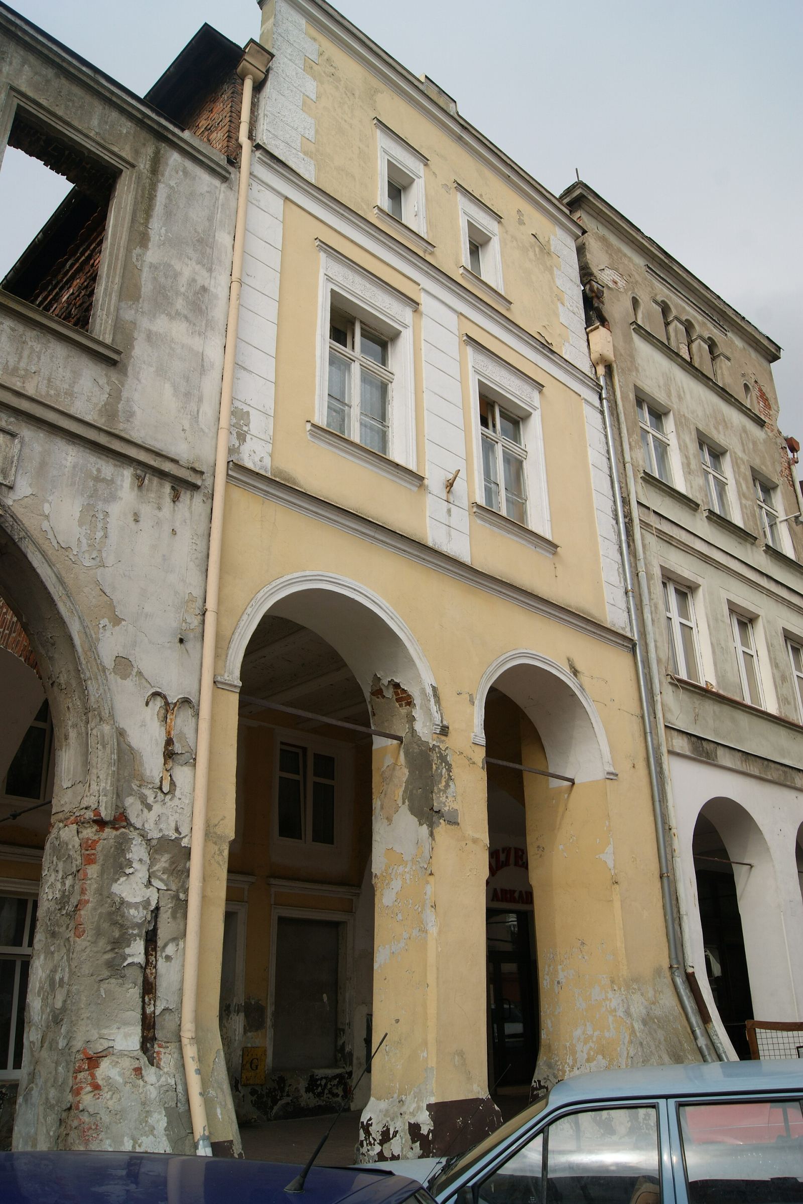 Dom, Gniew
