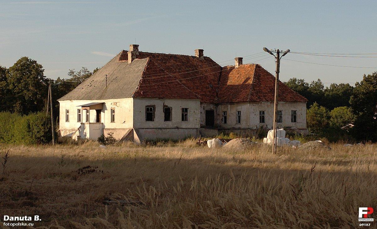 Dwór obronny, Jastrzębce