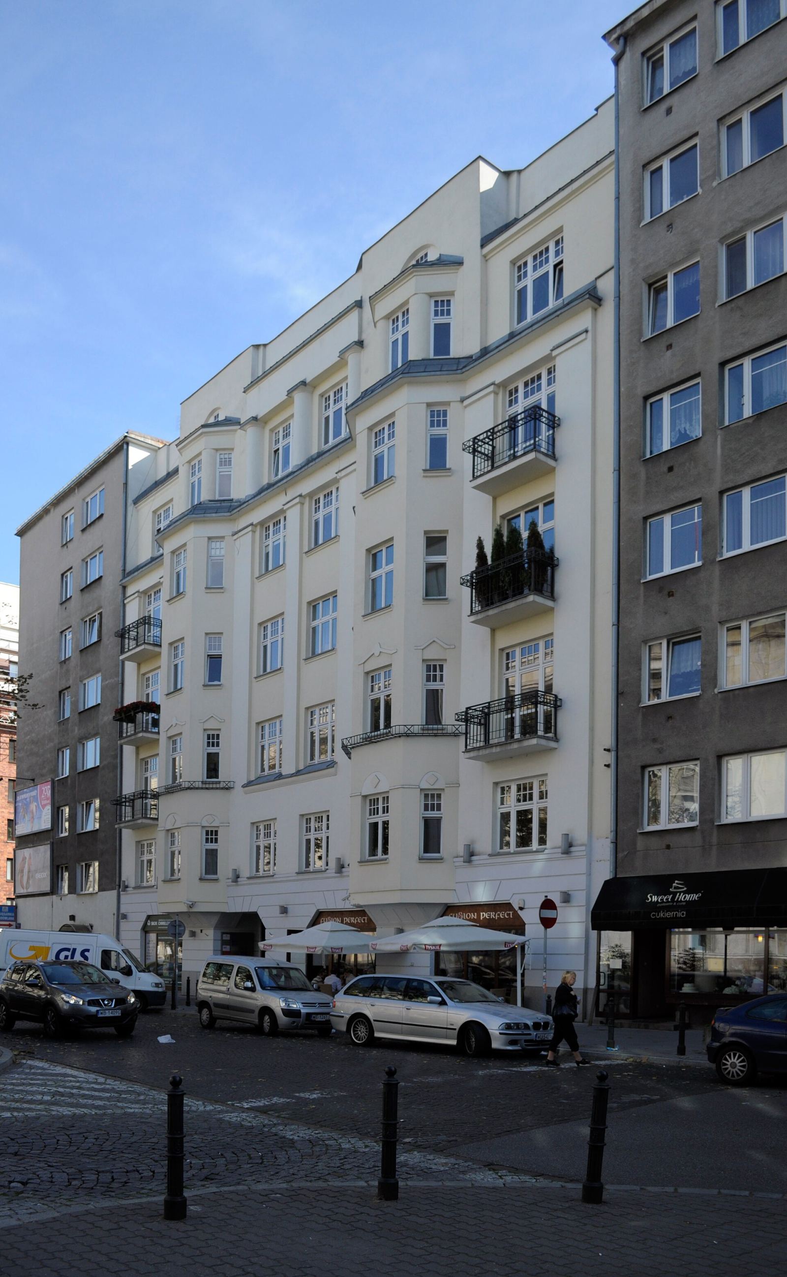 Kamienica z oficynami, Warszawa