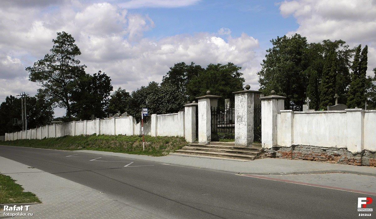 Cmentarz rzymskokatolicki, Cerekiew