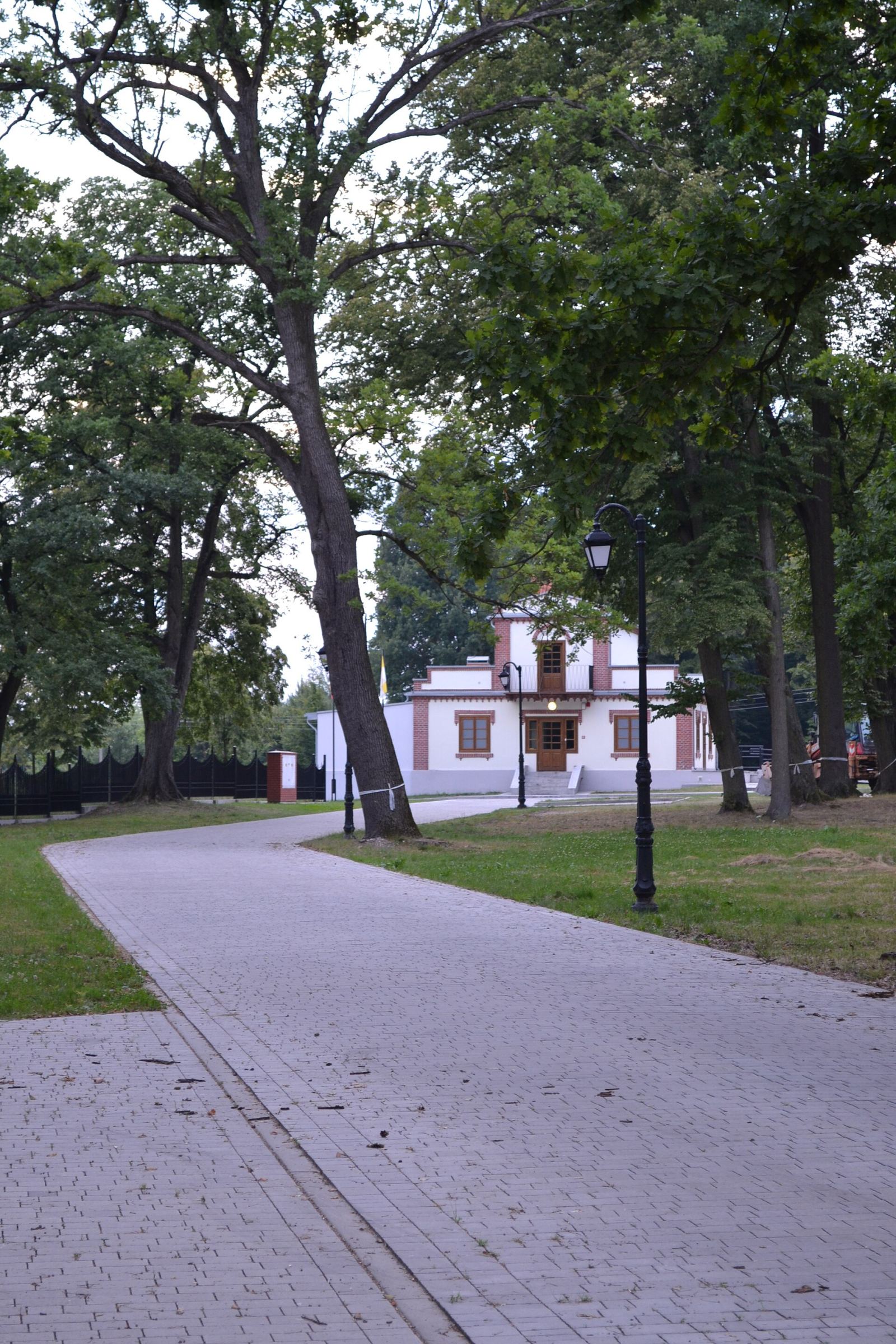 Pozostałości zespołu dworsko-parkowego, Huta Komorowska