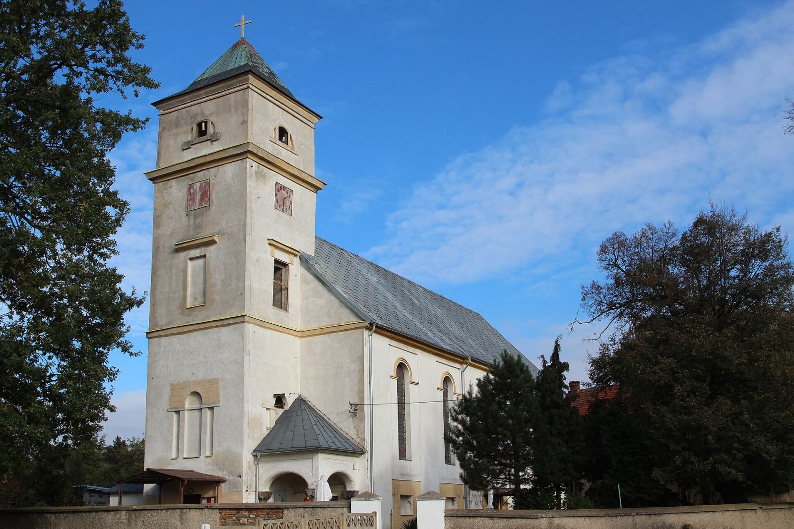 Kościół ewangelicki, ob. rzymskokatolicki filialny pw. Męki Pańskiej, Tyniec Legnicki