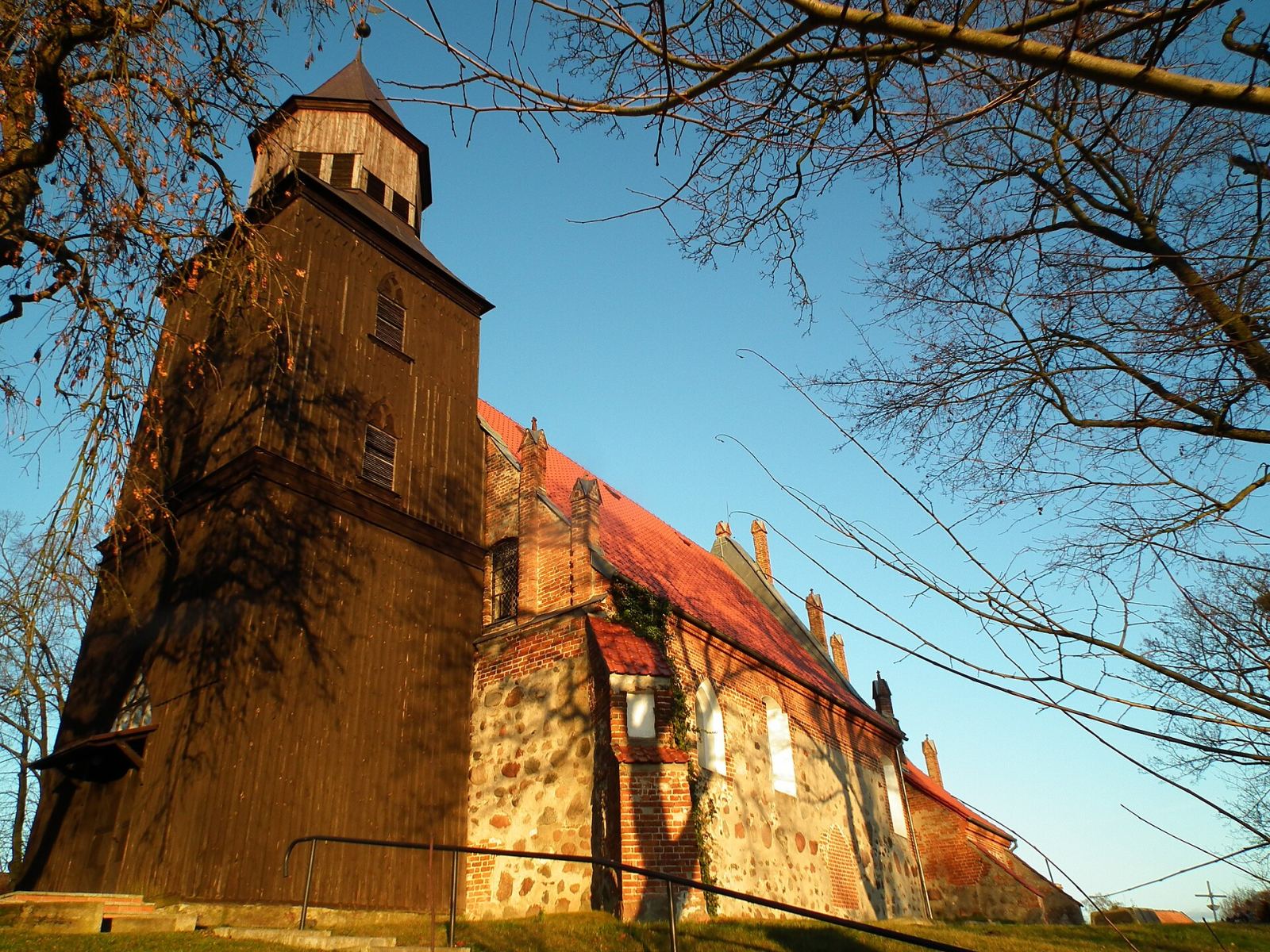 Kościół parafialny pw. św. Marii Magdaleny, Kalwa