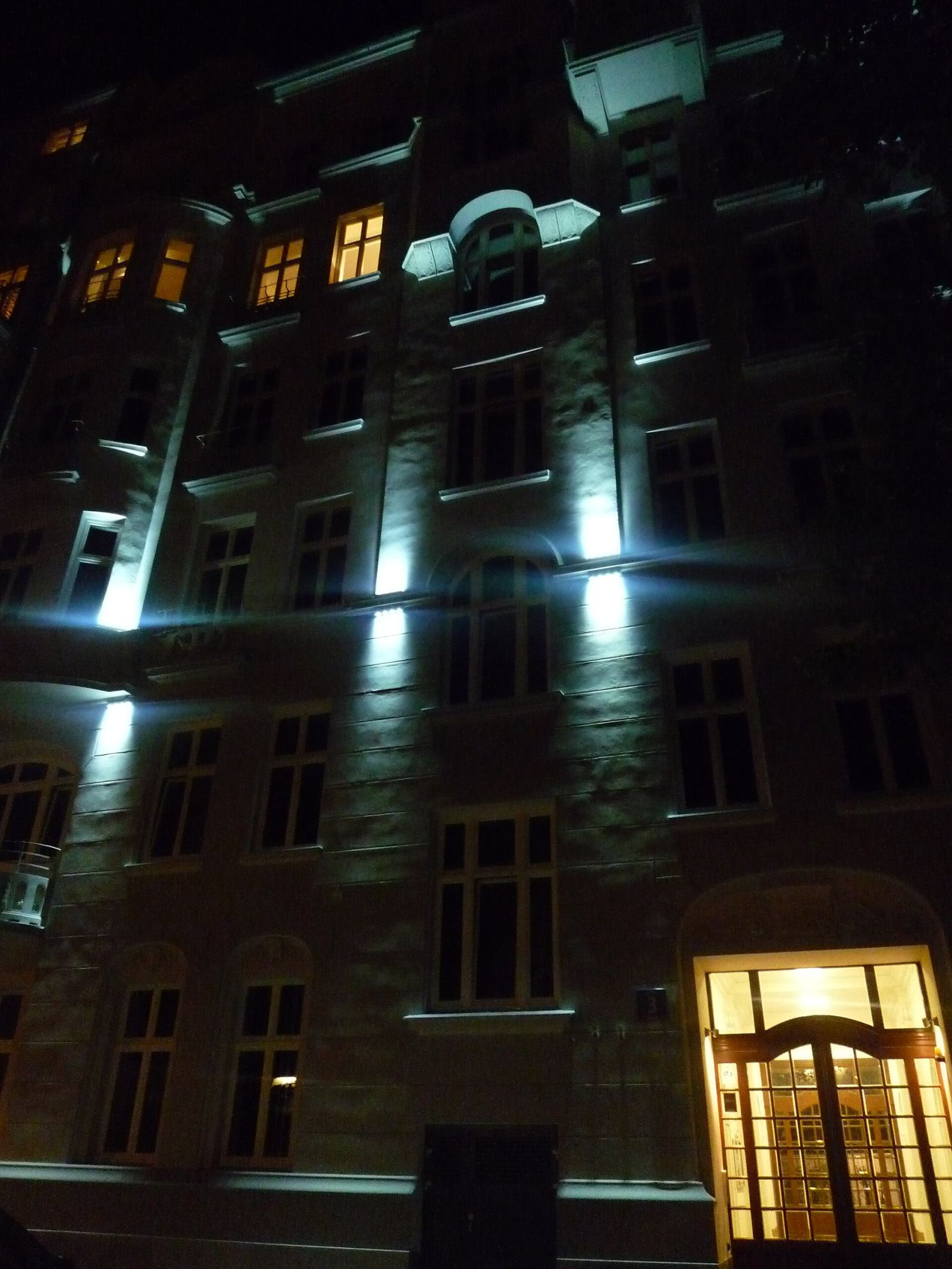 Kamienica z oficynami, Warszawa