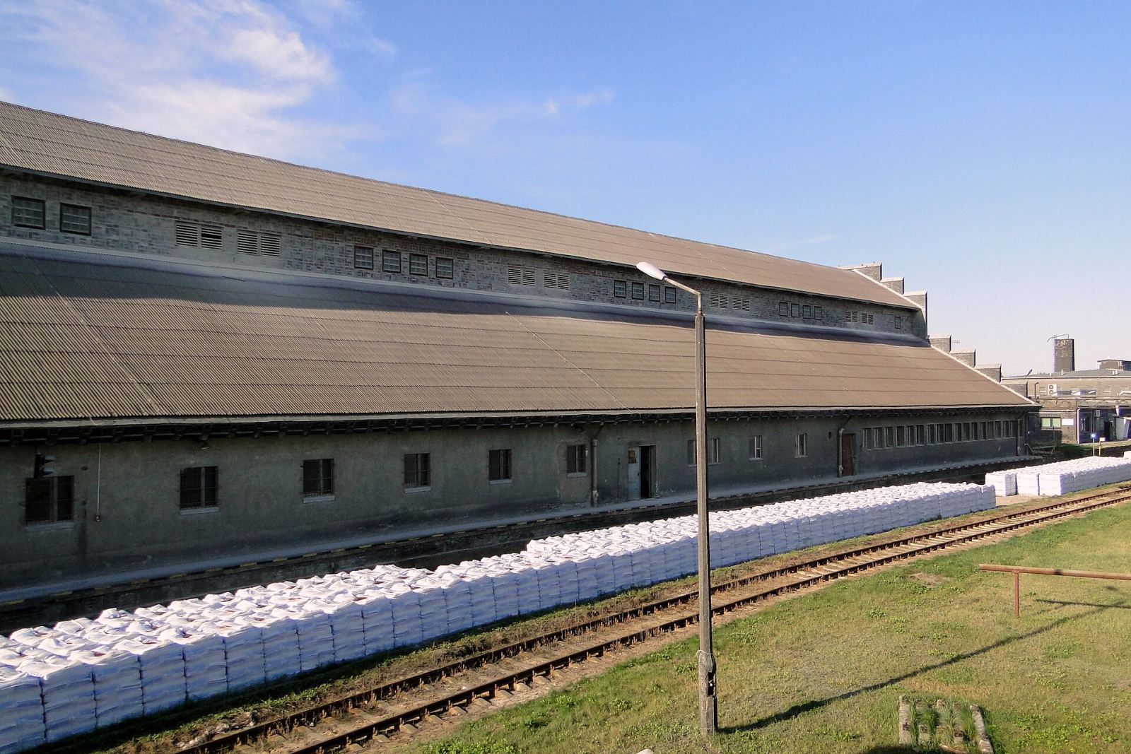 Magazyn superfosfatu, tzw. hala Poelziga, Luboń