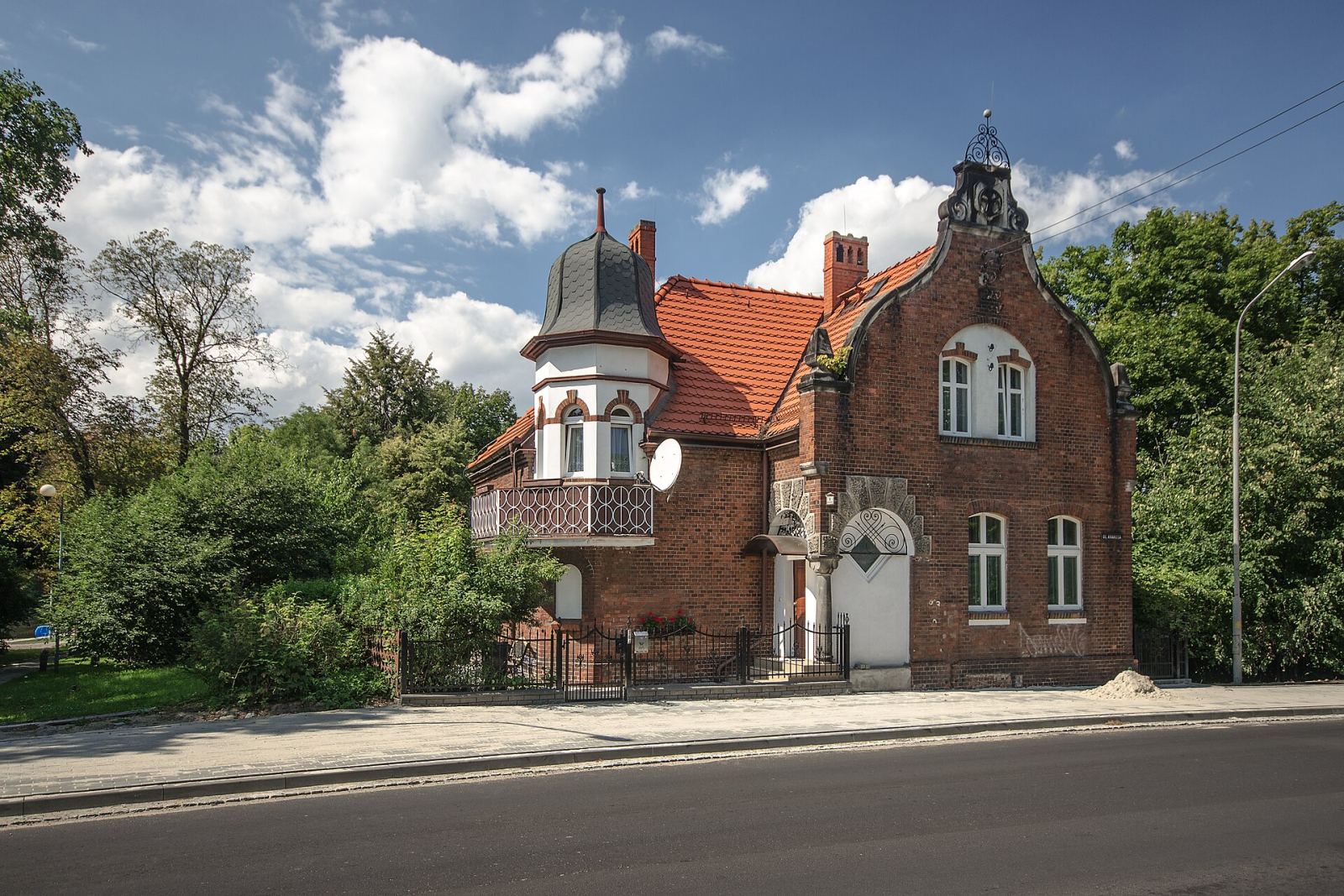 Rogatka, ob. willa, Brzeg