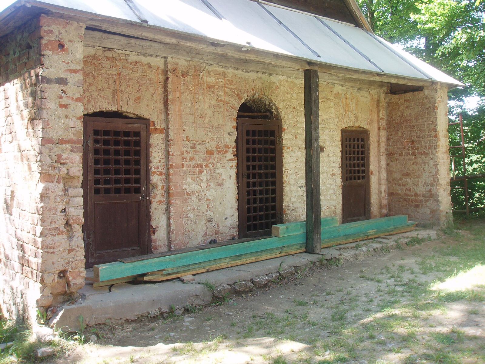 Grota św. Marii Magdaleny, Grodzisko
