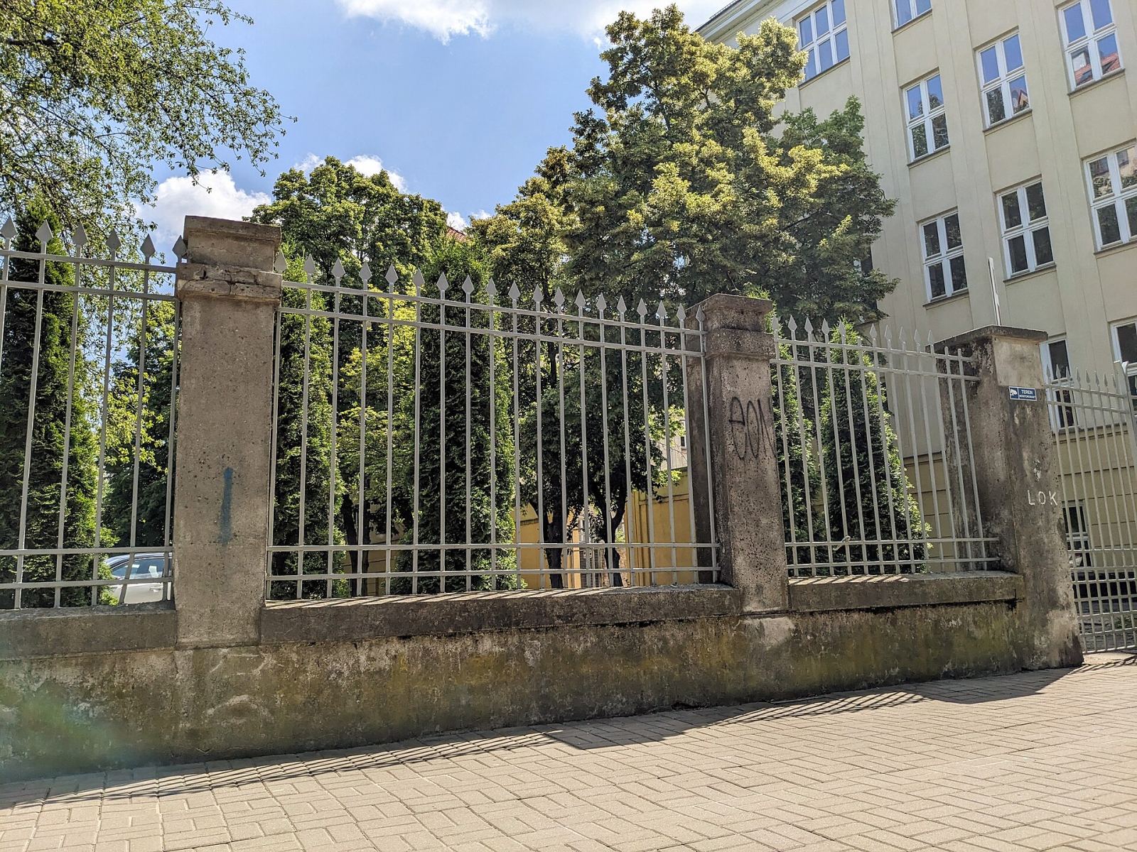 Ogrodzenie, Warszawa