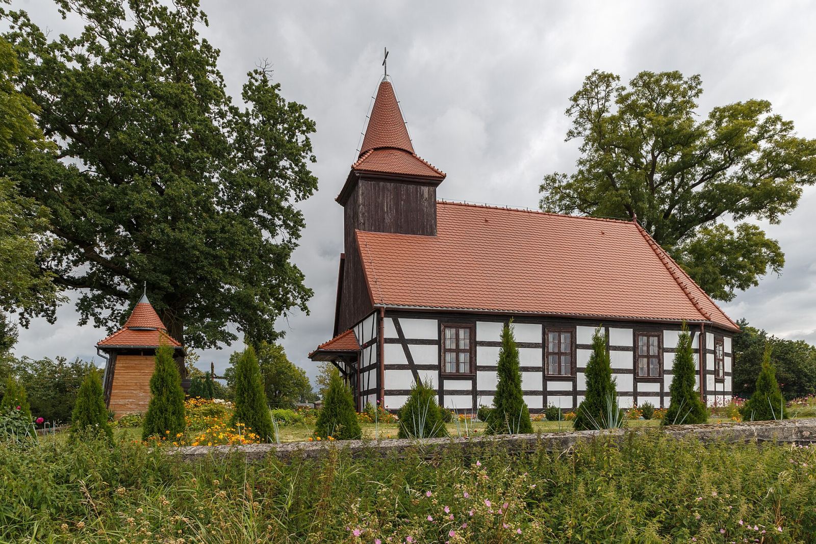 Kościół ewangelicki, ob. rzymskokatolicki filialny pw. Matki Boskiej Ostrobramskiej, Smardzko