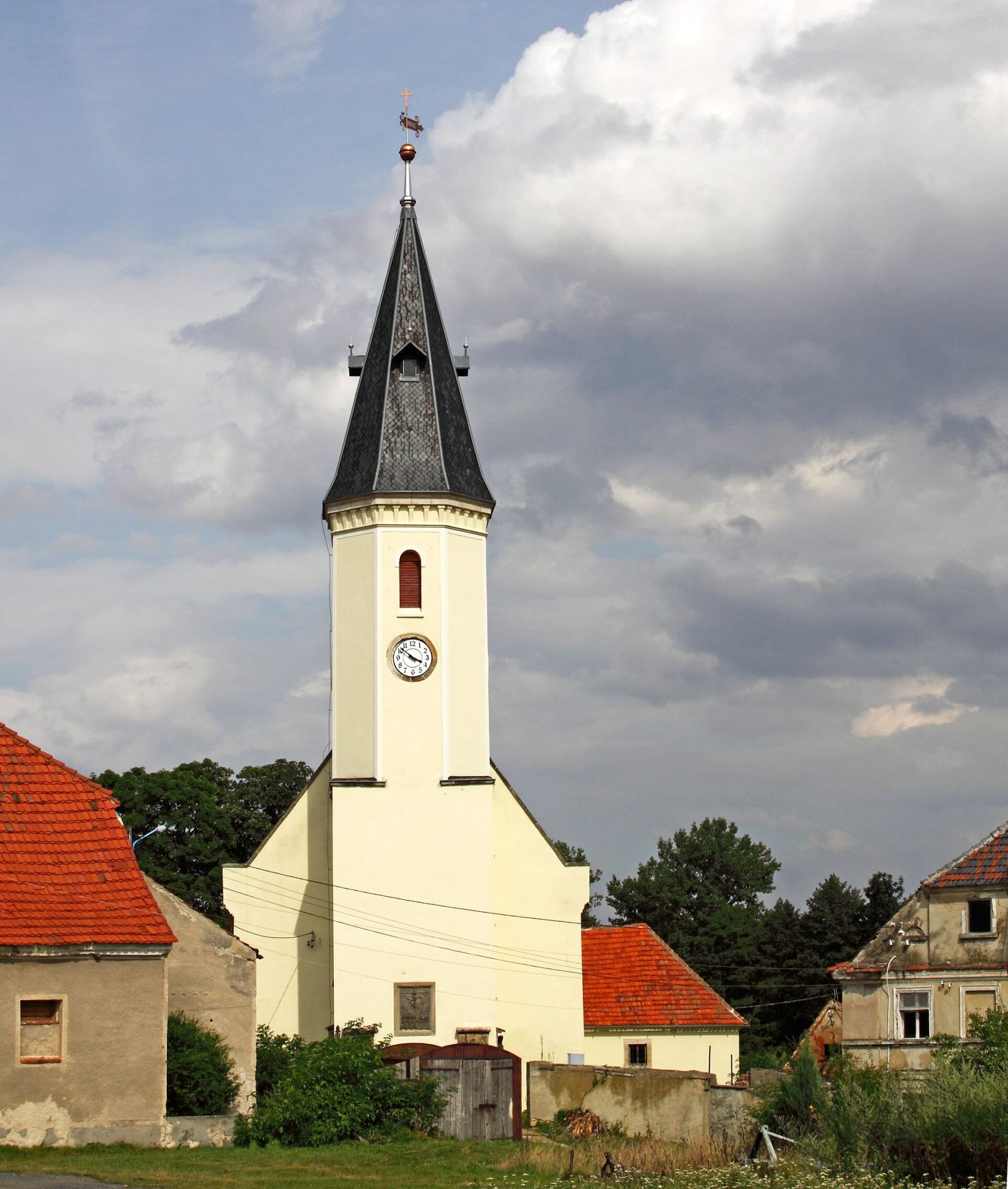 Kościół filialny pw. Zaślubin Najświętszej Marii Panny, Luboradz