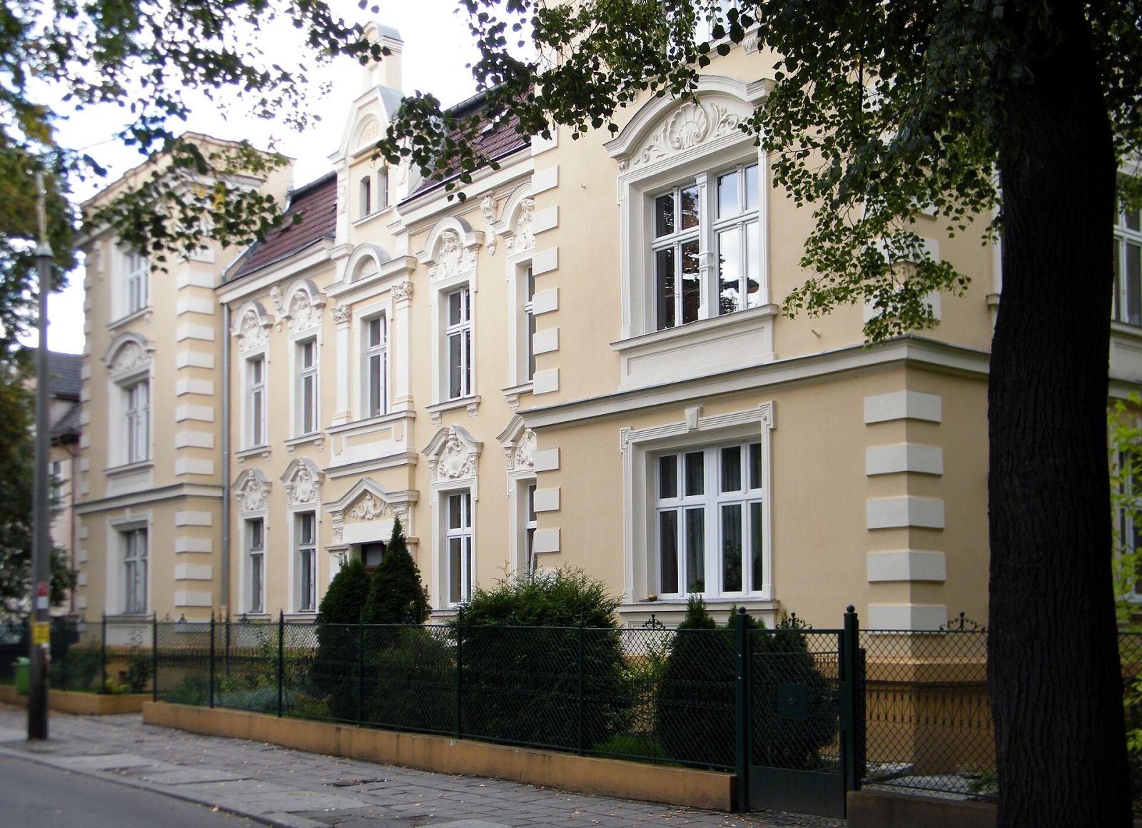 Dom, Opole