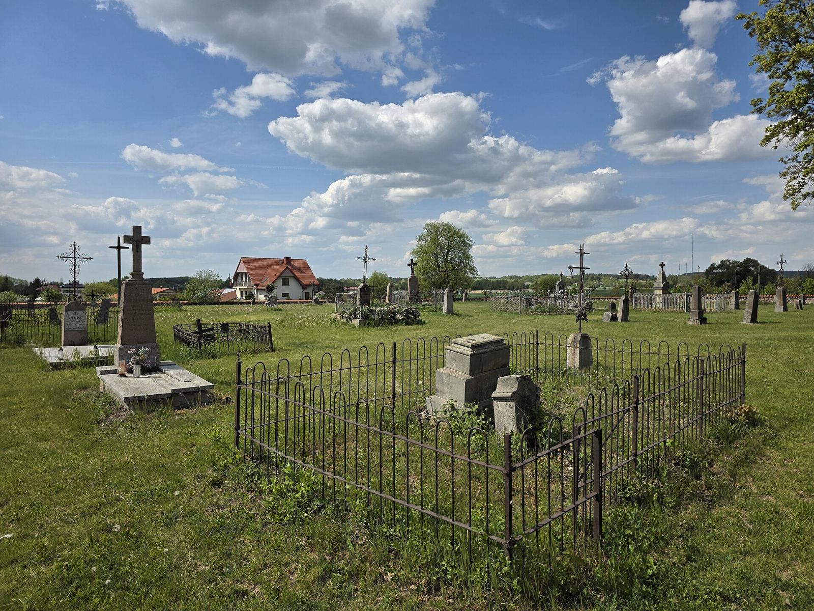 Cmentarz rzymskokatolicki, Dobrzyniewo Kościelne