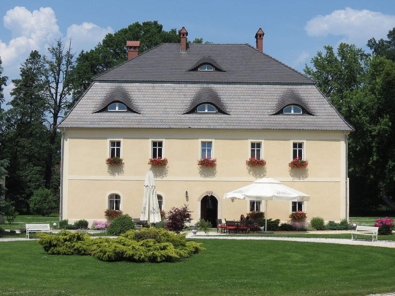 Oficyna, Brunów