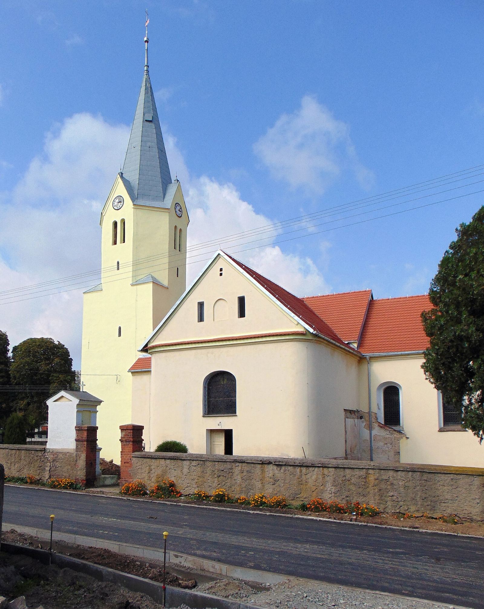 Kościół pw. Podwyższenia Krzyża Świętego, Konary