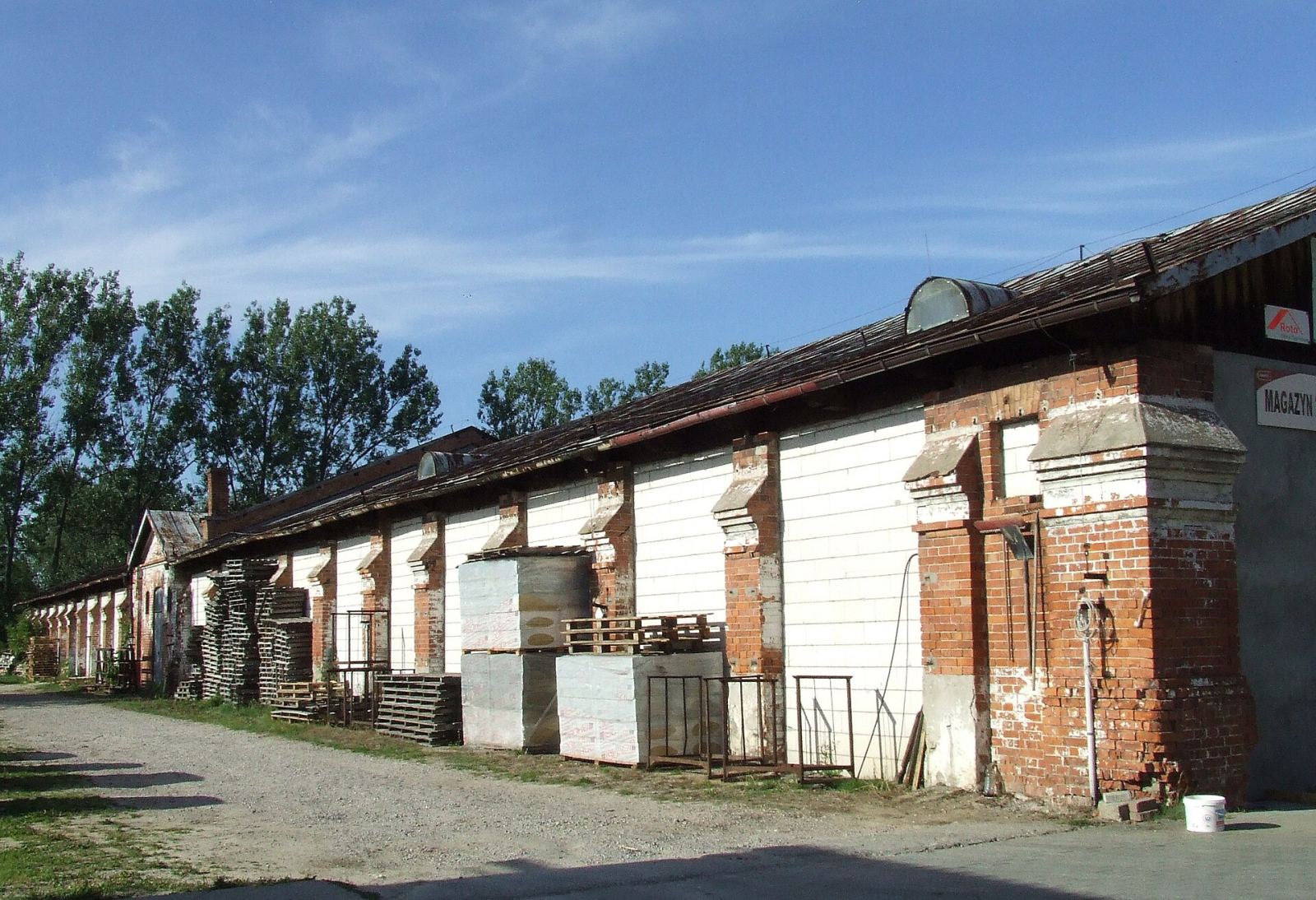 Stajnie koszarowe, ob. magazyn, Garwolin