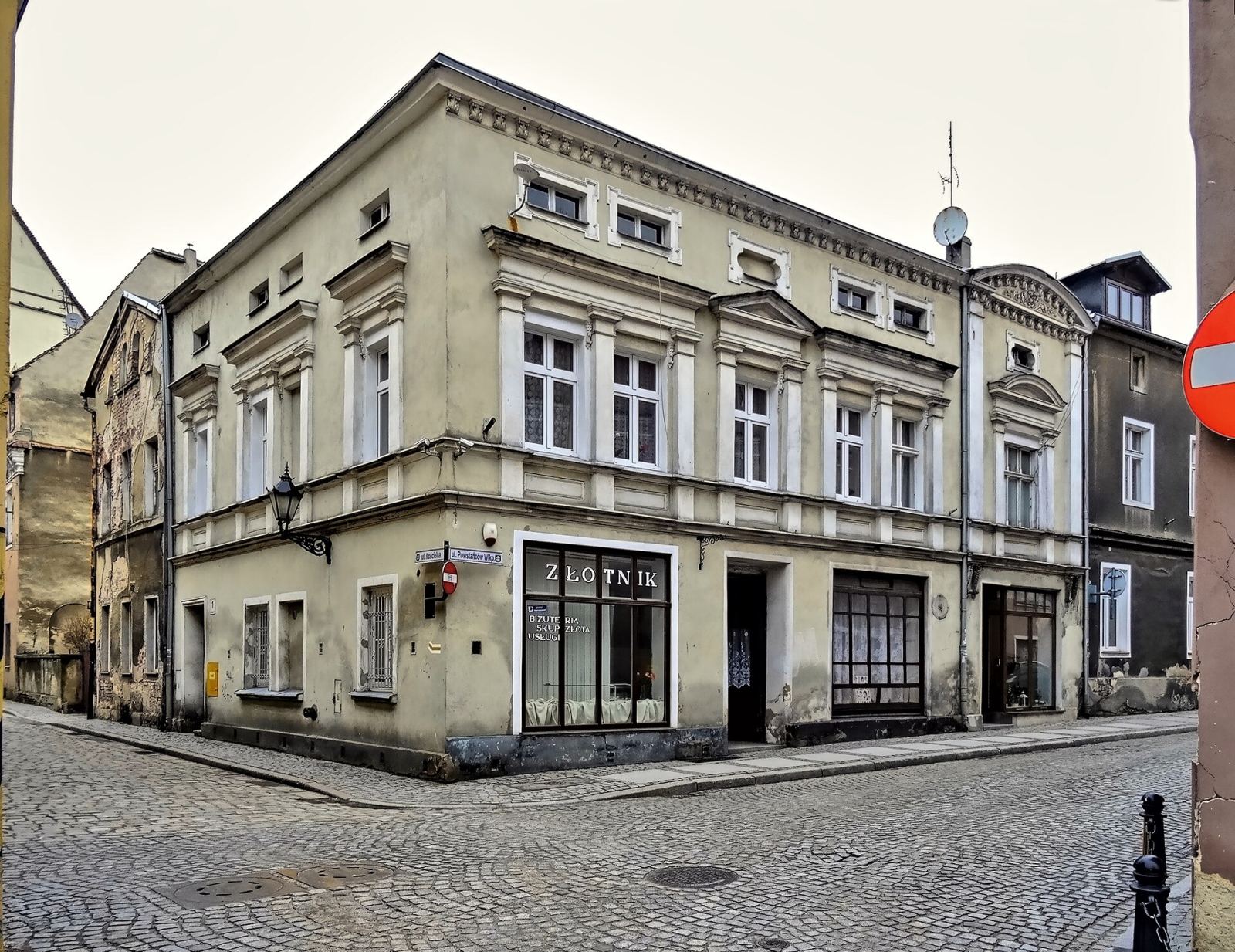Dom, Wschowa