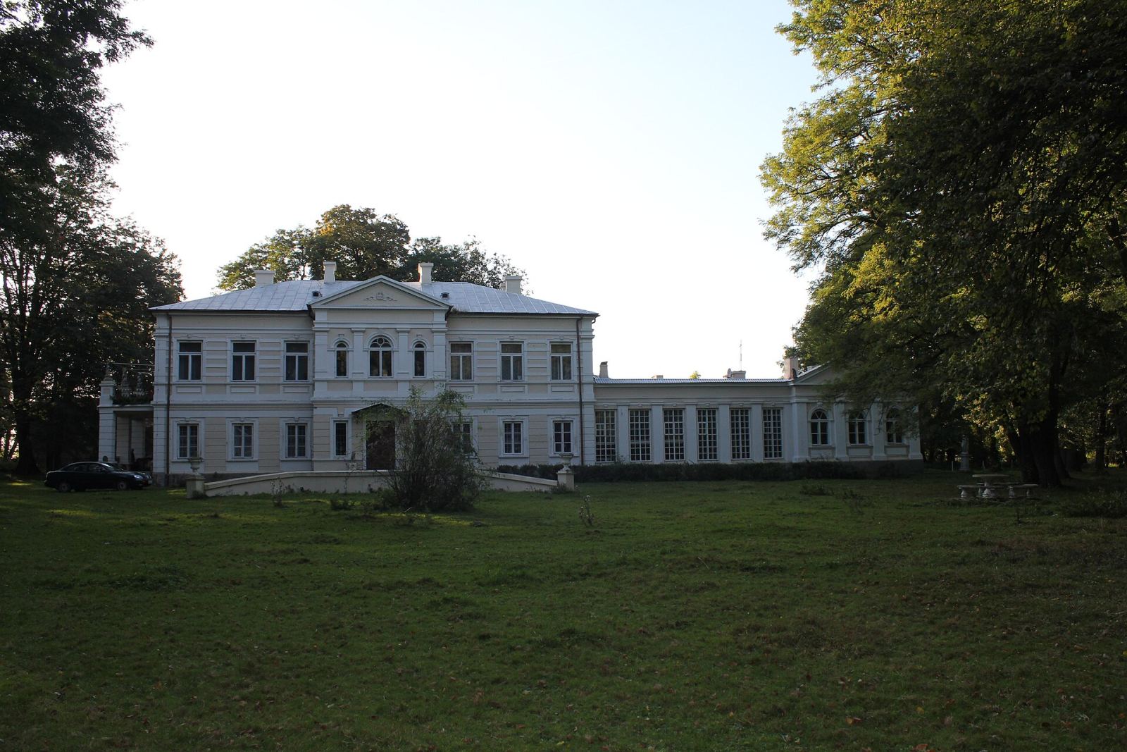 Zespół pałacowo-parkowy z folwarkiem, Dębe Małe