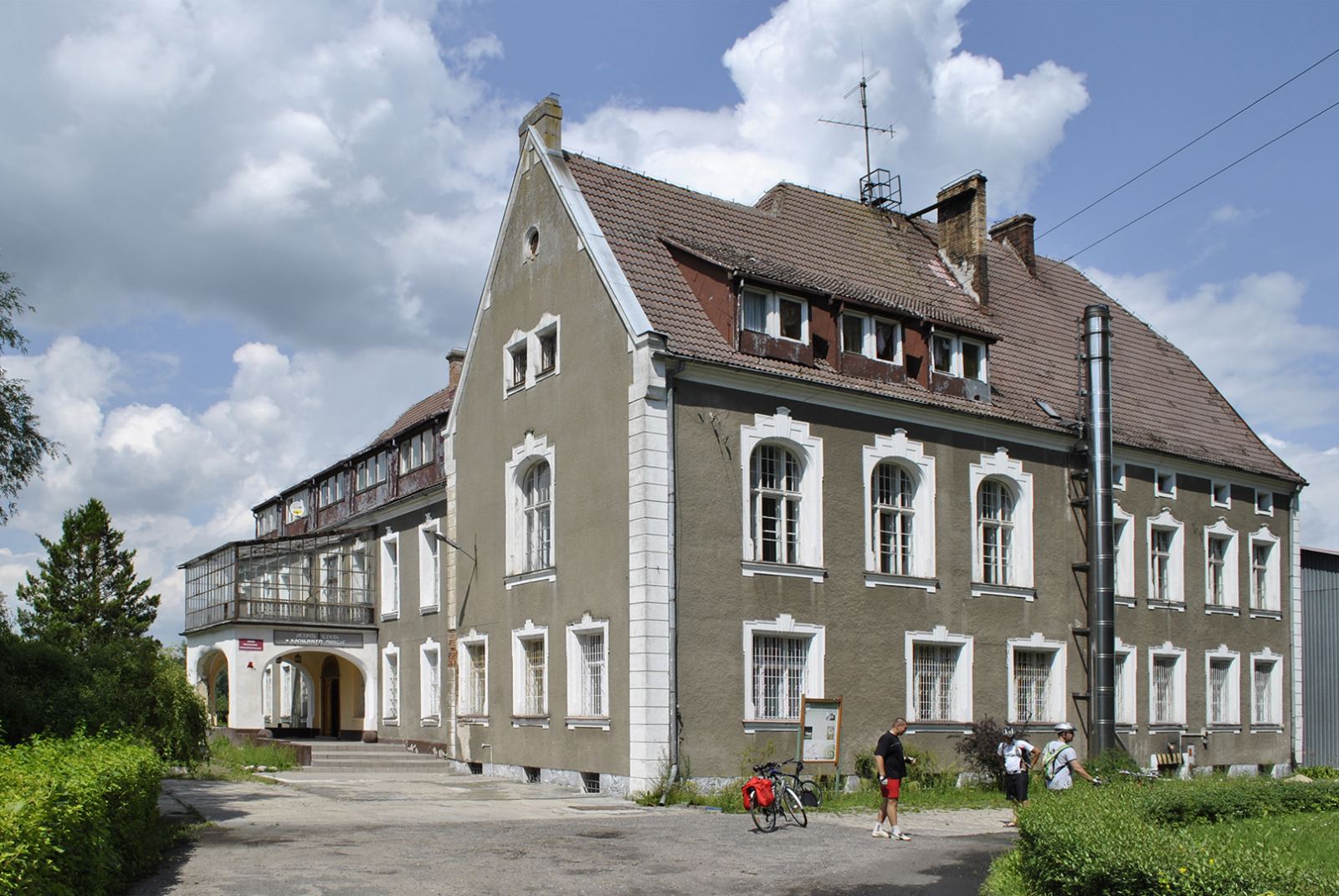 Pałac, Kamienny Most