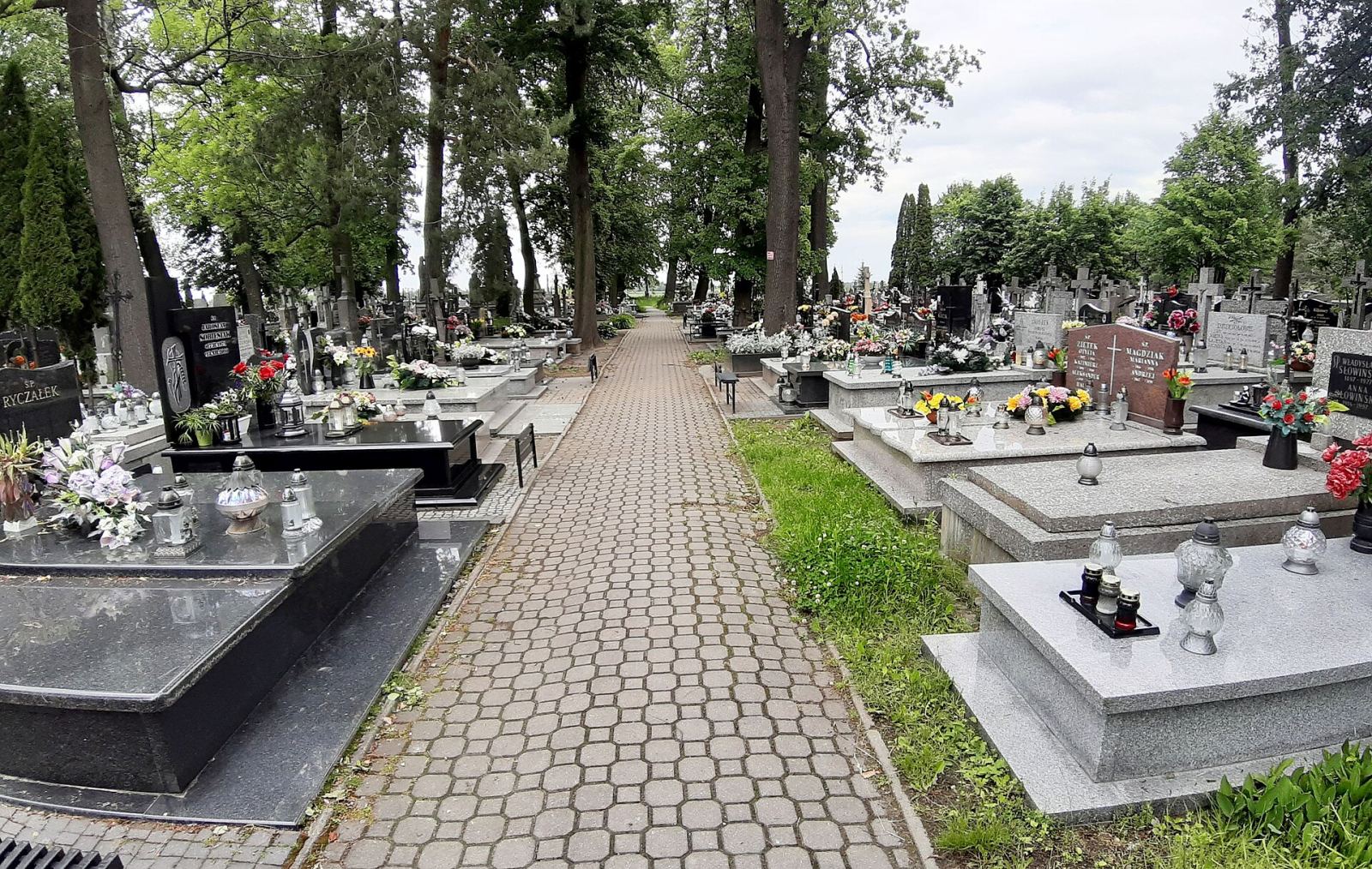 Cmentarz parafialny rzymskokatolicki, Żuków