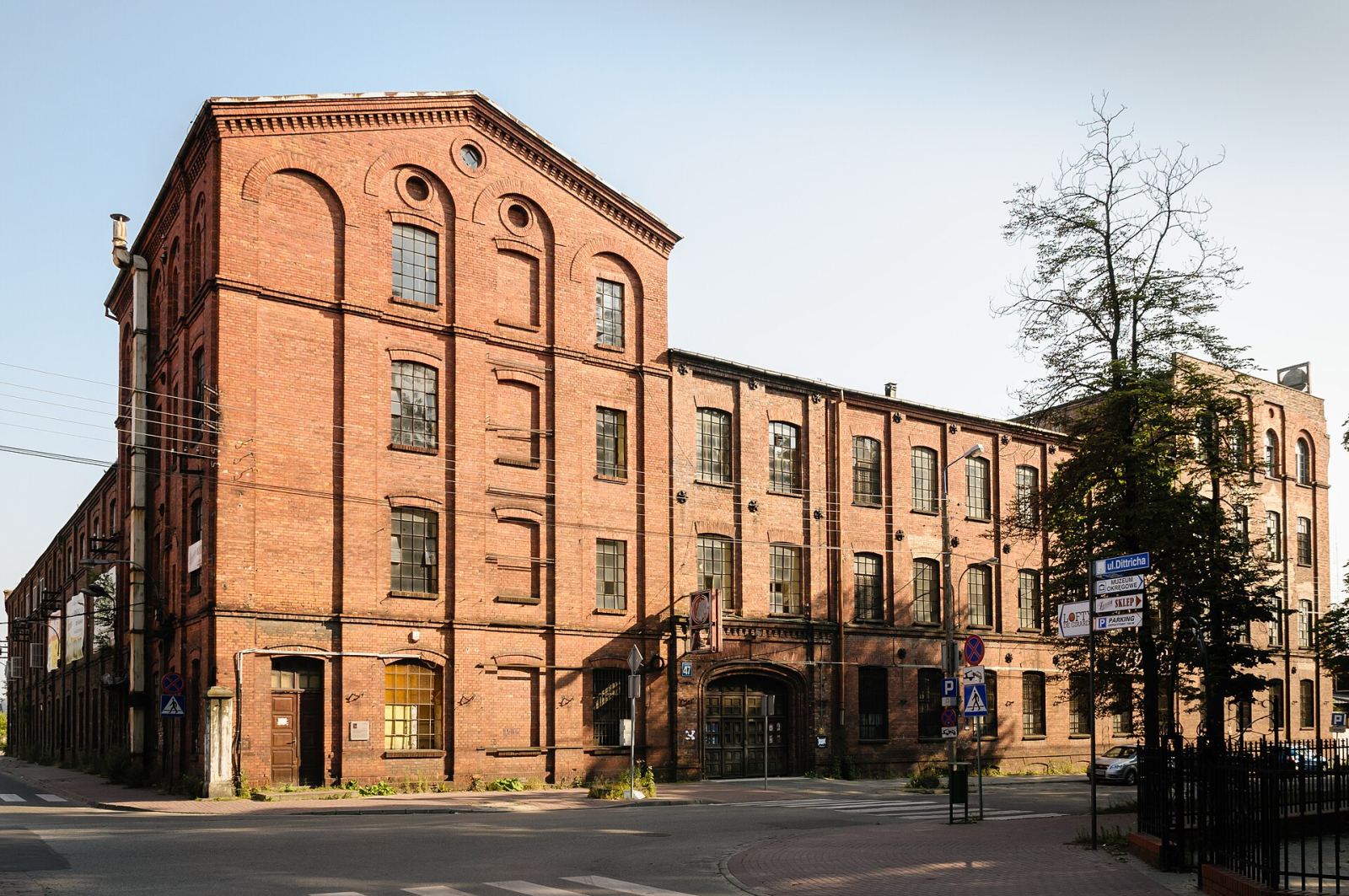 Budynek pończoszarni, Żyrardów