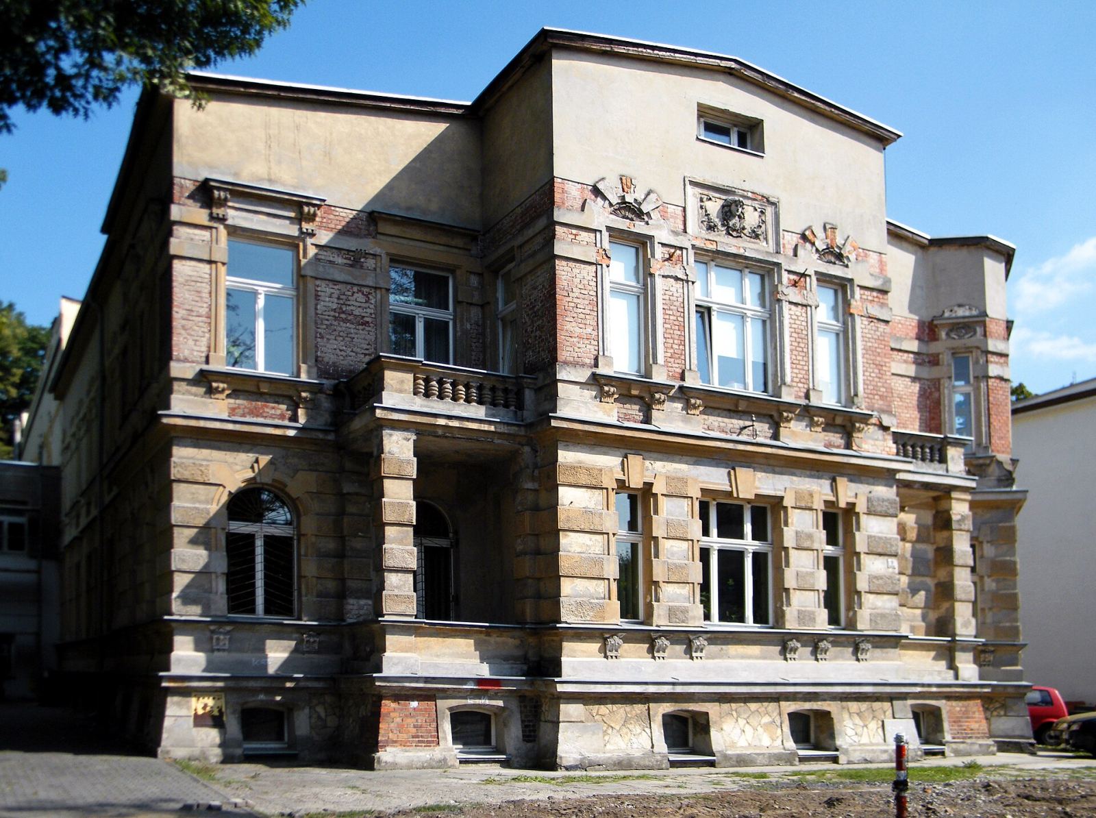Dom, Opole